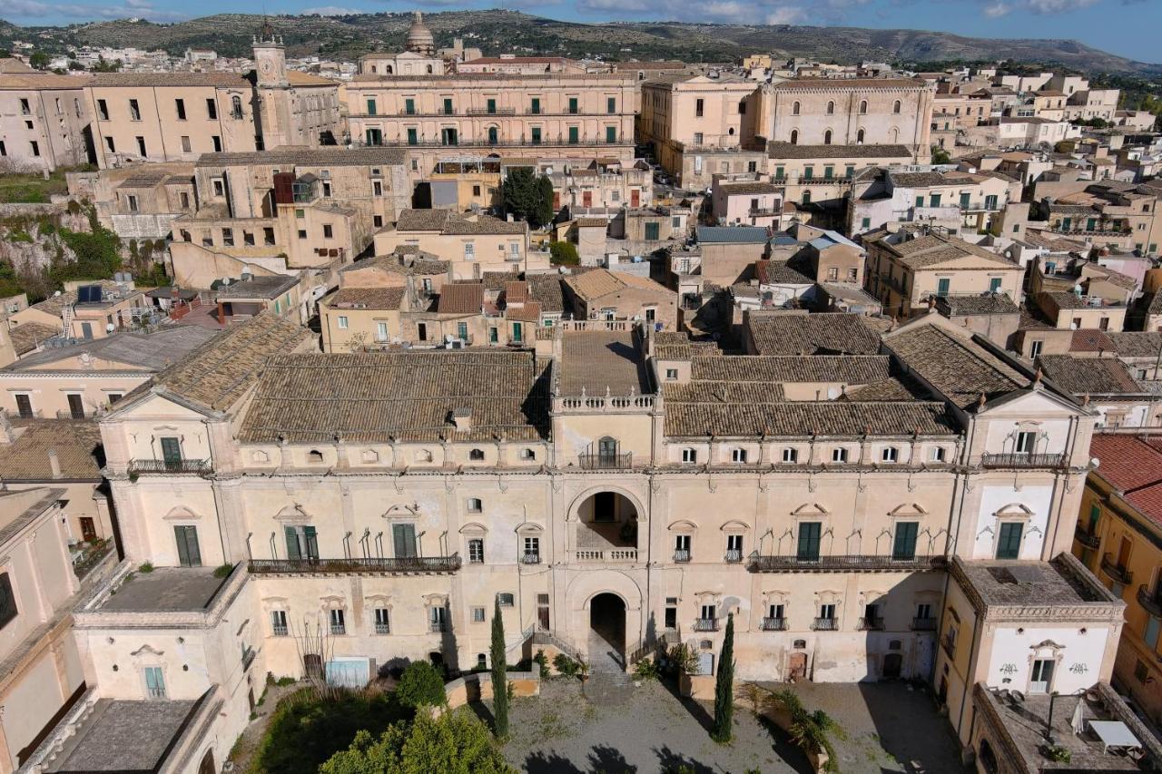 Palazzo Trigona Dependance Hotel Ното Екстериор снимка