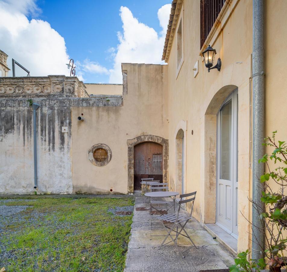 Palazzo Trigona Dependance Hotel Ното Екстериор снимка